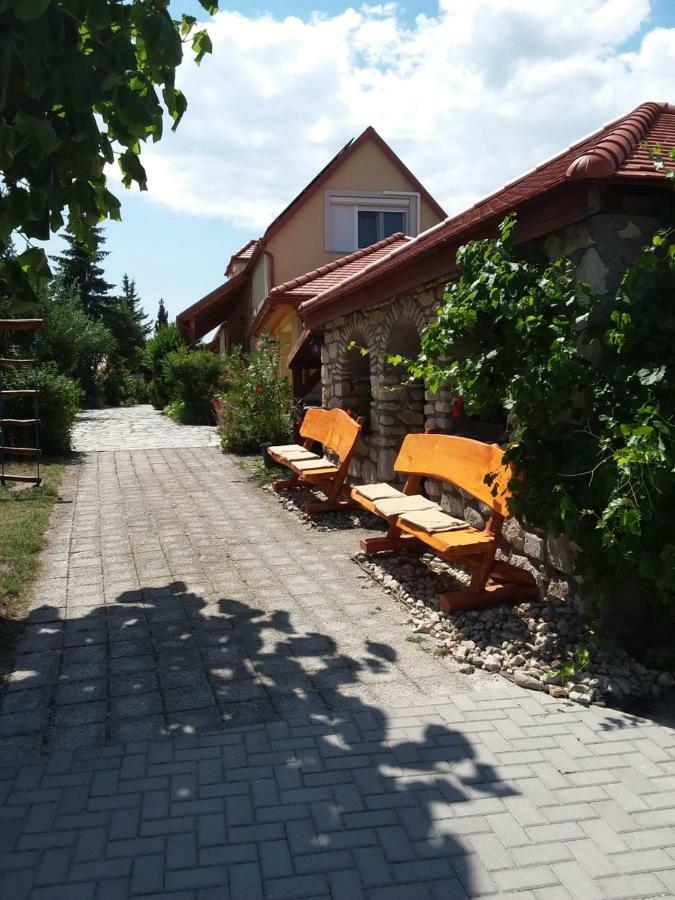 Fertőrákos Szentesi Panzio B&B 외부 사진